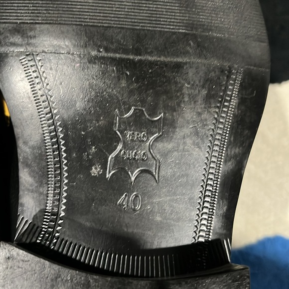 Gently used dress shoes for men very well kept and maintained black shiny - Picture 8 of 8